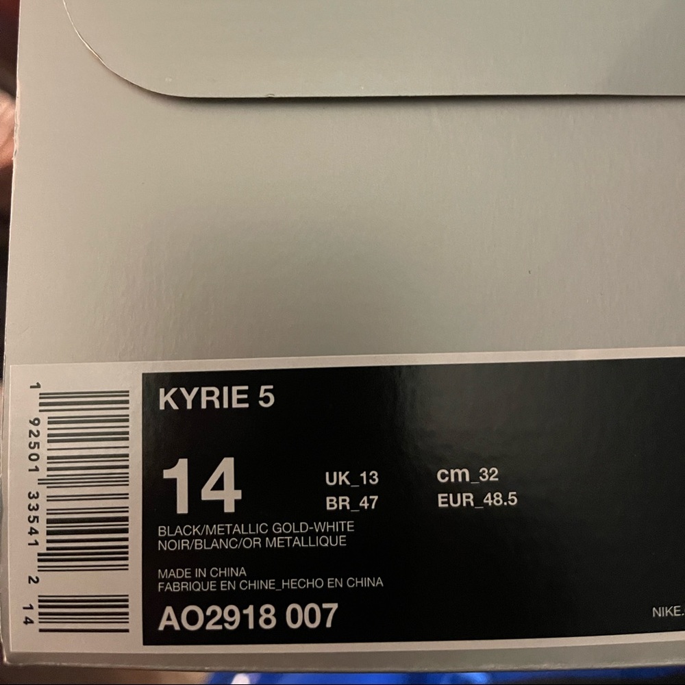 Nike Kyrie 5 Black Metallic Gold - Picture 2 of 5